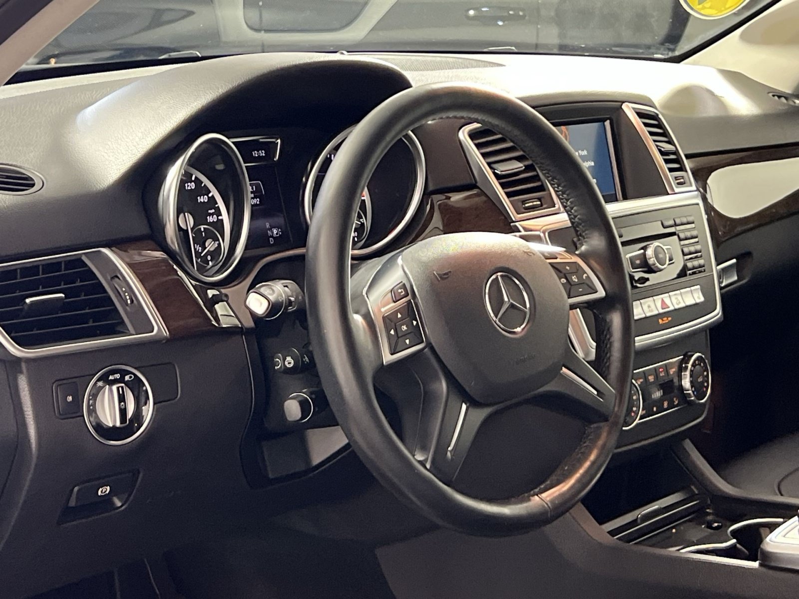 Used 2015 Mercedes-Benz ML 350 4MATIC image 16