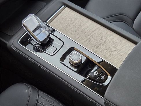 Used 2025 Volvo XC90 B6 Core w/ Protection Package image 22