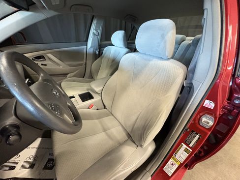 Used 2009 Toyota Camry LE image 5