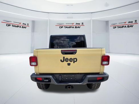 Used 2020 Jeep Gladiator Overland w/ Trailer Tow Package AWD/4WD image 5