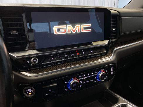 Used 2022 GMC Sierra 1500 Elevation image 16