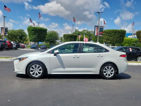 Used 2026 Toyota Corolla LE image 7