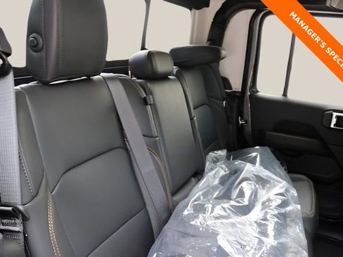 New 2025 Jeep Gladiator High Tide image 17