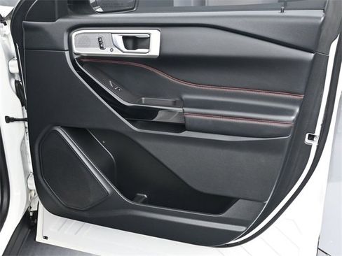 Used 2023 Ford Explorer ST-Line w/ Class IV Trailer Tow Package image 11