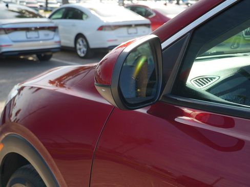 Used 2023 Buick Encore GX Essence w/ Experience Buick Package image 11