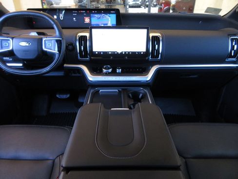 Used 2025 Ford Expedition Max Platinum w/ Stealth Performance Package AWD/4WD image 18