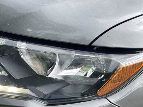 Used 2018 Nissan Rogue S AWD/4WD image 7