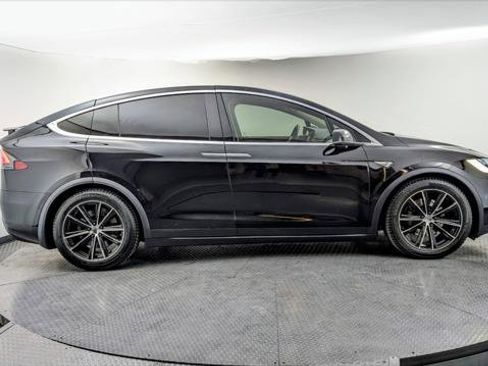 Used 2016 Tesla Model X 70D image 8