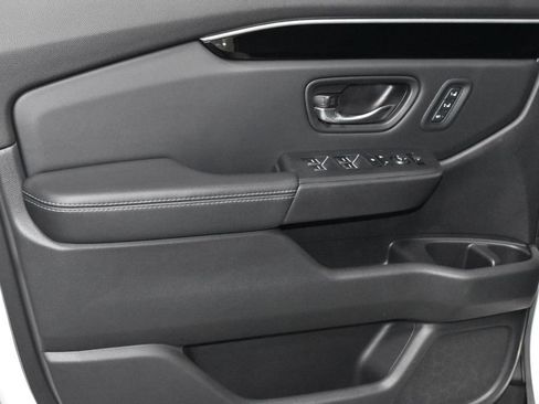 Used 2023 Honda Pilot EX-L image 4
