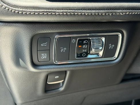 Used 2021 Lincoln Nautilus Reserve AWD/4WD image 32