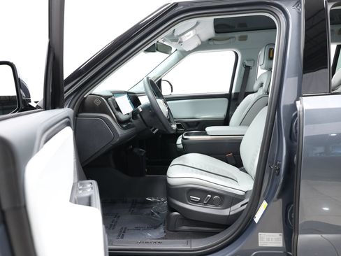 Used 2024 Rivian R1S Adventure AWD/4WD image 14
