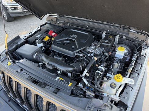 Used 2022 Jeep Wrangler Unlimited Sport AWD/4WD image 34