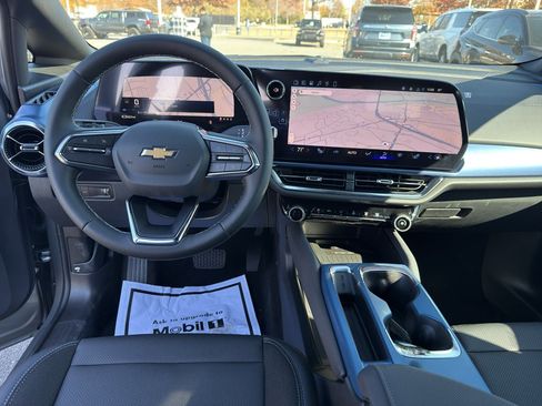 New 2026 Chevrolet Equinox EV LT image 26