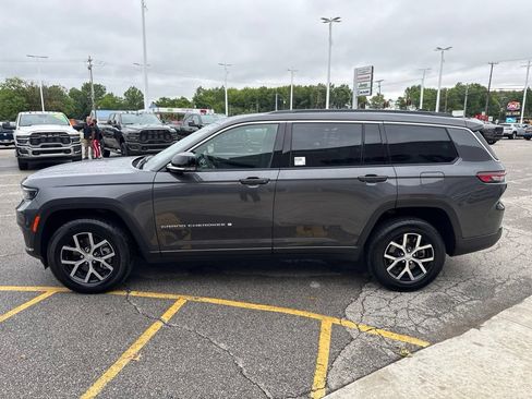 Used 2024 Jeep Grand Cherokee L Limited AWD/4WD image 9