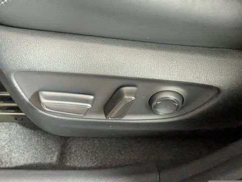 Used 2022 Toyota RAV4 XLE Premium FWD image 11