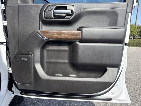 Used 2021 Chevrolet Silverado 1500 High Country image 28