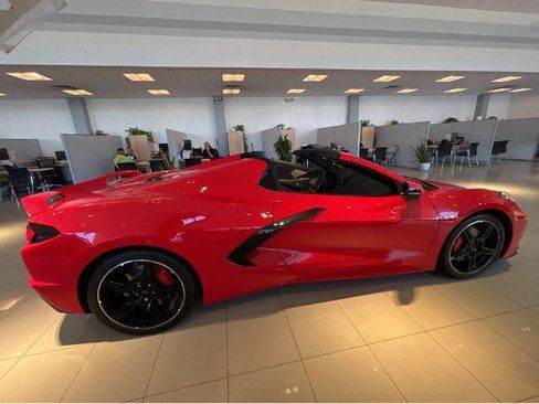 Used 2022 Chevrolet Corvette Stingray Preferred Conv w/ Z51 Performance Package RWD image 5