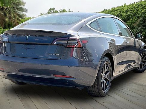 Used 2018 Tesla Model 3 Long Range image 4