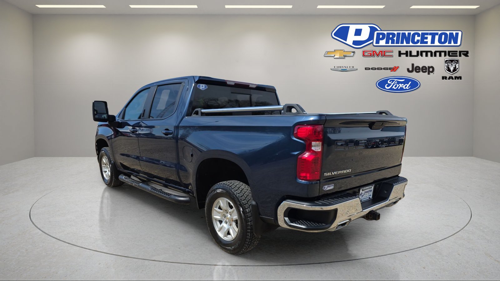 Used 2020 Chevrolet Silverado 1500 LT w/ True North Edition AWD/4WD image 5