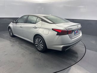 Used 2024 Nissan Altima 2.5 SV video 3