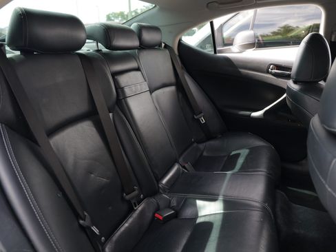 Used 2011 Lexus IS 350 w/ Premium Pkg Value Edition RWD image 18