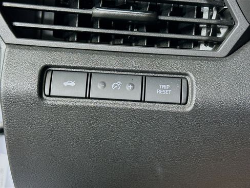 Used 2023 Nissan Altima 2.5 SR FWD image 16