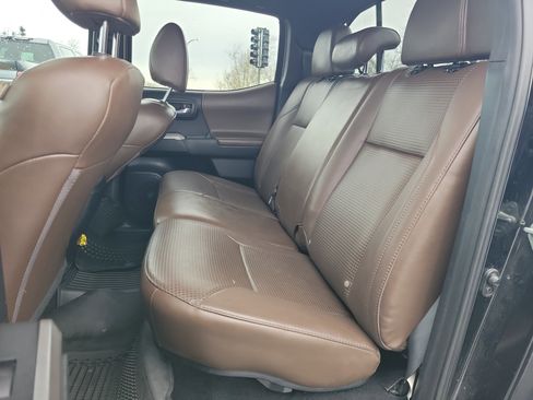 Certified 2017 Toyota Tacoma Limited w/ Tow Package AWD/4WD image 9