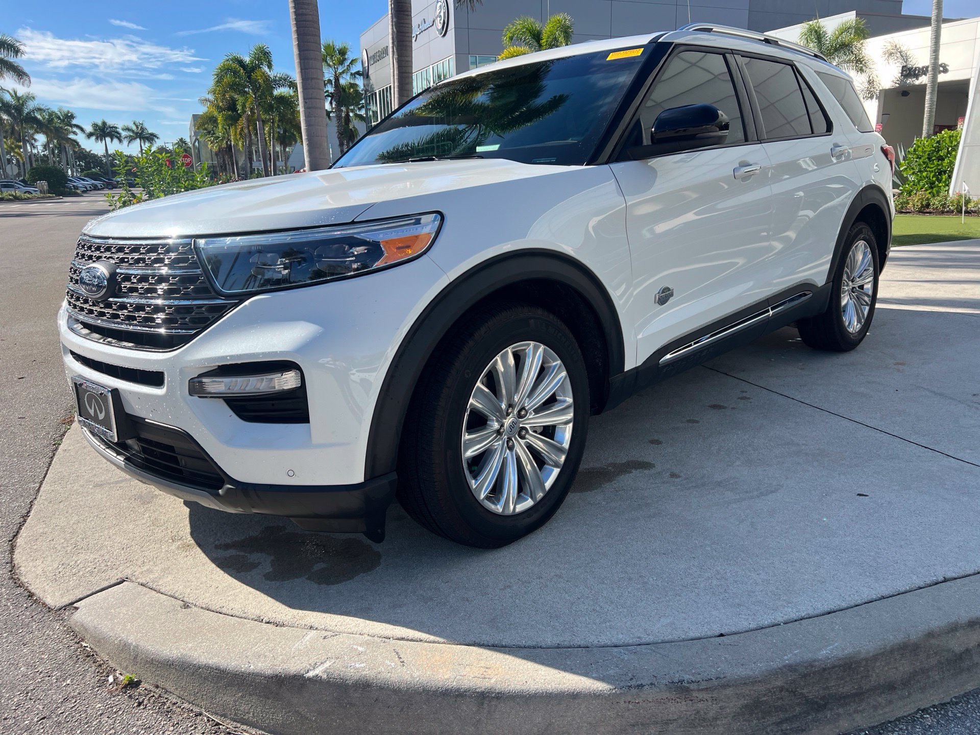 Used 2024 Ford Explorer King Ranch w/ Technology Package RWD image 5