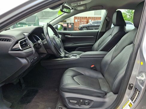 Used 2023 Toyota Camry XLE FWD image 13