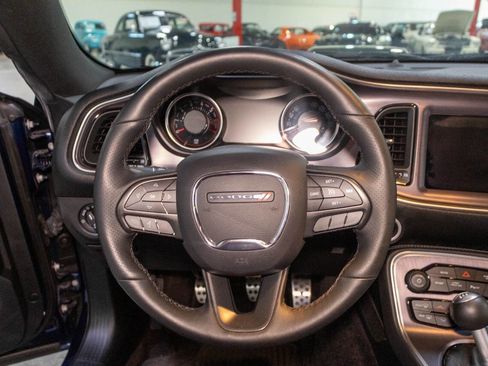 Used 2017 Dodge Challenger R/T Scat Pack RWD image 11
