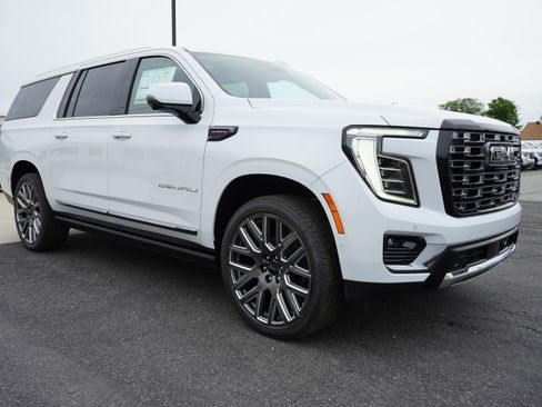 New 2026 GMC Yukon XL Denali Ultimate AWD/4WD image 7