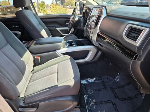Used 2021 Nissan Titan SV w/ SV Convenience Package AWD/4WD image 19
