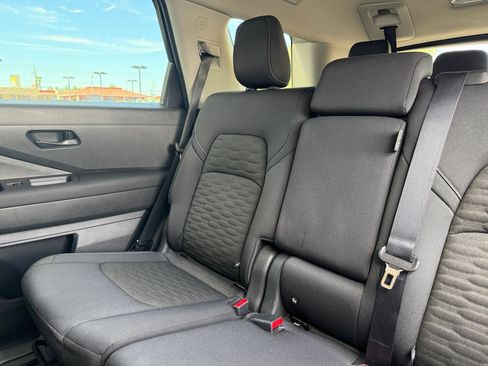 Used 2025 Nissan Pathfinder SV FWD image 42