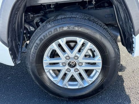 Used 2022 Toyota Tundra SR5 w/ SR5 Convenience Package image 8