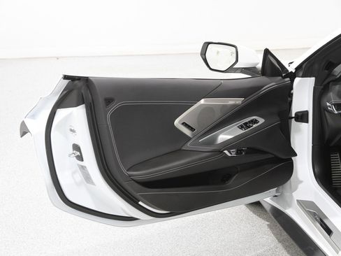 Used 2025 Chevrolet Corvette Stingray Preferred Cpe w/ 2LT image 4