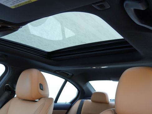 Used 2023 BMW 330i Sedan w/ Premium Package RWD image 14