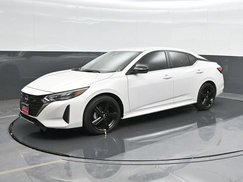 Used 2025 Nissan Sentra SR image 8