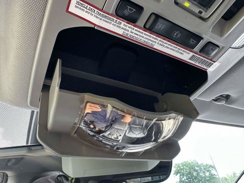 Certified 2020 Toyota Highlander XLE AWD/4WD image 38