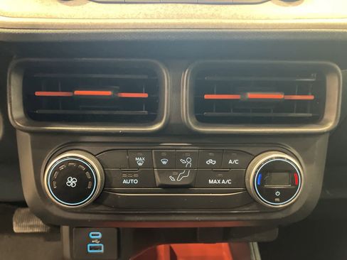 Used 2022 Ford Maverick XLT image 19