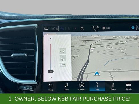 Used 2024 Chrysler Pacifica Limited FWD image 23