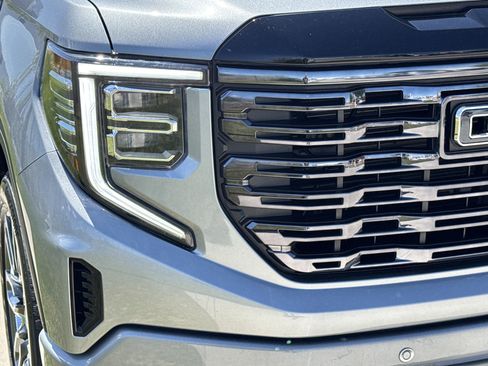 Used 2025 GMC Sierra 1500 Denali Ultimate AWD/4WD image 10