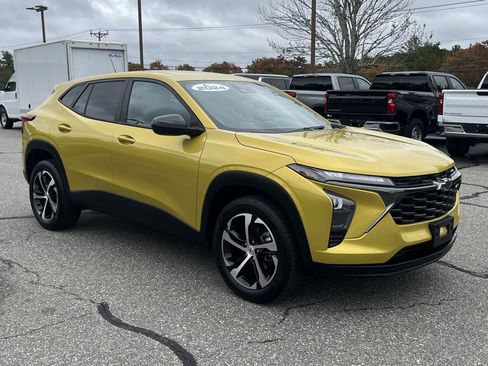 Certified 2024 Chevrolet Trax RS w/ Driver Confidence Package image 8