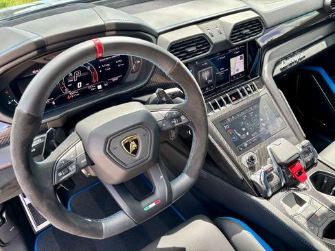 Used 2024 Lamborghini Urus Performante image 13