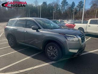 Used 2022 Nissan Pathfinder S video 2