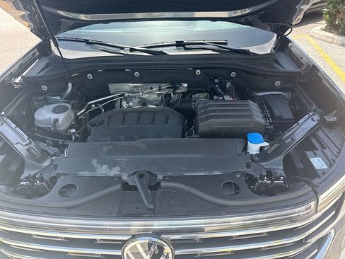 Used 2025 Volkswagen Atlas SE AWD/4WD image 34