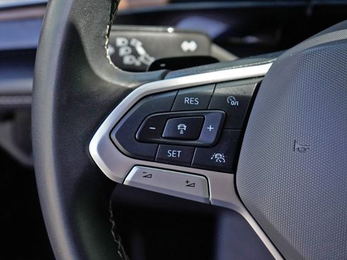 Used 2024 Volkswagen Atlas SE image 20