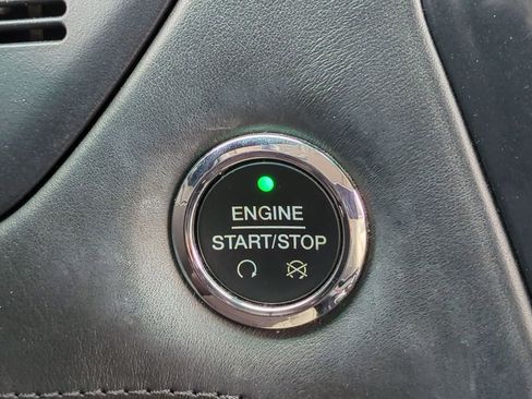 Used 2016 Ford Explorer Platinum image 28