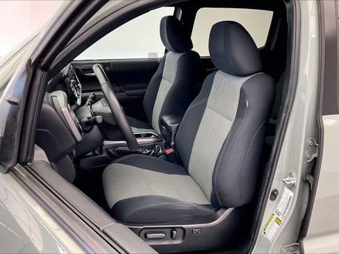 Used 2023 Toyota Tacoma TRD Off-Road w/ Advanced Technology Package image 18