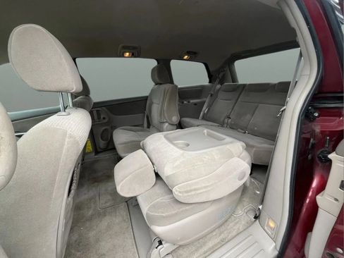 Used 2008 Toyota Sienna LE FWD image 11