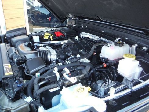 Used 2025 Jeep Gladiator Sport AWD/4WD image 23